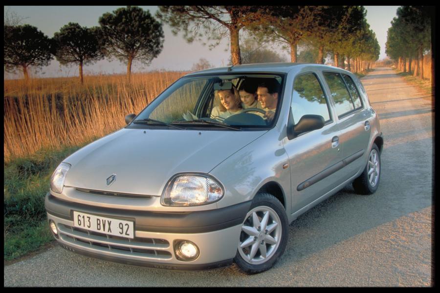  Renault Clio 1998 года  (фото 55 из 106)